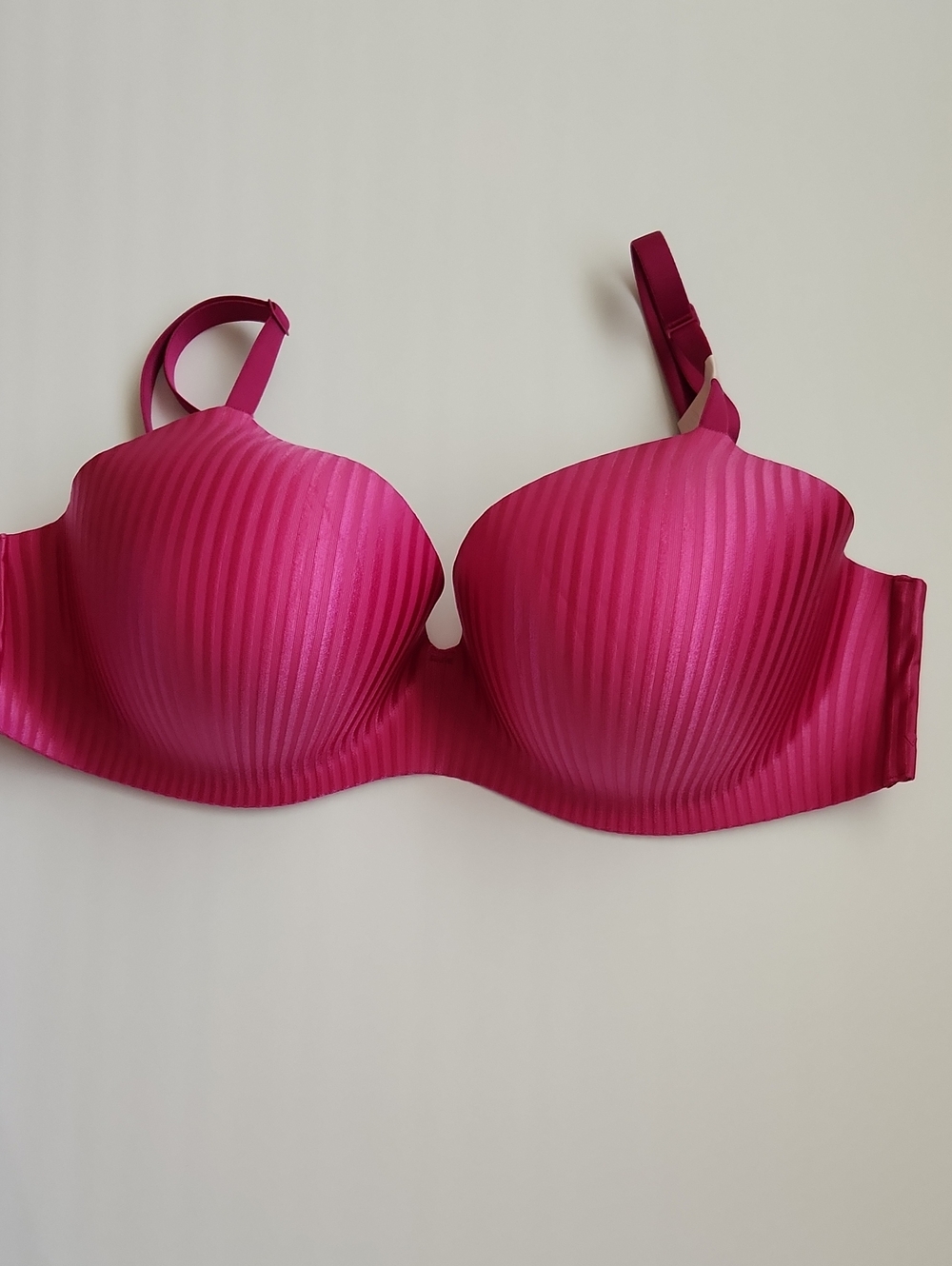 NWT Victorias Secret Body By Victoria Lightly  Lined Demi Bra 38DD